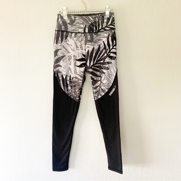 Gymshark Paradise Leggings - Picture 5 of 11